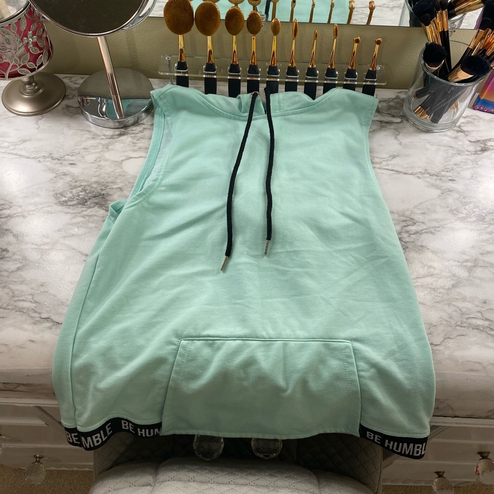 Armless top with hoodie